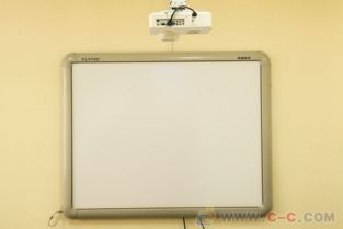 打造高效互動課堂與會議 90寸紅外交互式電子白板深度解析